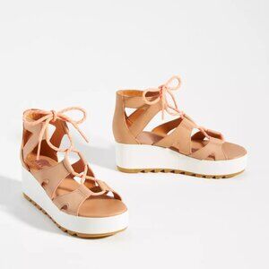 Sorel Tan Sandals with Pink Laces size 7.5